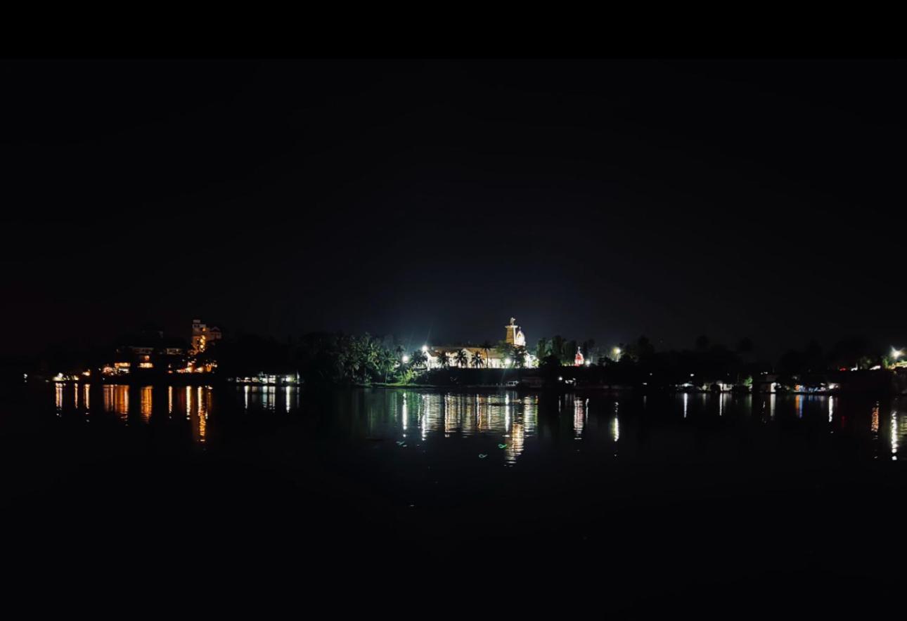 Jaladarshini Lakeside Gardens Bed and Breakfast Kollam Buitenkant foto